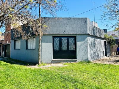 Casa 2 dormitorios en venta en La Plata, La Plata