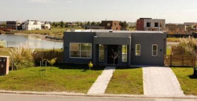 Casa 3 dormitorios en venta en San Sebastian, Escobar