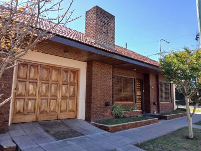 Casa 3 dormitorios en alquiler en Berazategui
