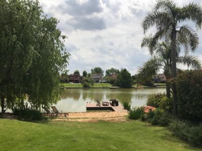 Casa 4 dormitorios en alquiler temporario en Santa Barbara, Tigre