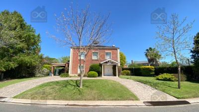 Casa 5 dormitorios en venta en Pilar del Este, Pilar