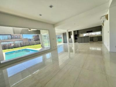 Casa 4 dormitorios en venta en Lagoon Pilar, Pilar