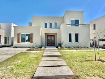 Casa 4 dormitorios en venta en Villanueva, Tigre