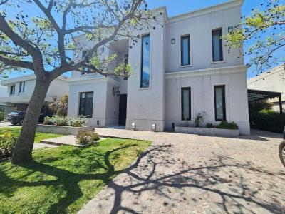Casa 6 dormitorios en venta en Nordelta, Tigre