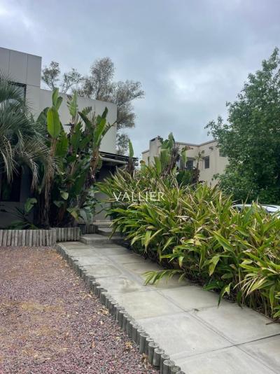 Casa 3 dormitorios en alquiler temporario en Garin, Escobar