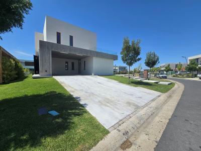 Casa 4 dormitorios en venta en Nordelta, Tigre