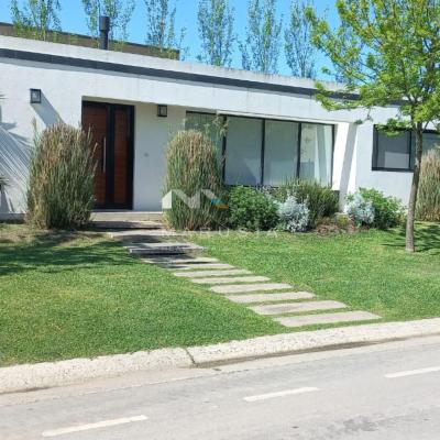 Casa 3 dormitorios en alquiler temporario en Puertos, Escobar