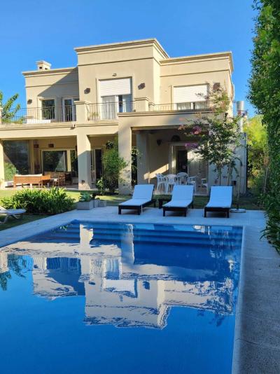 Casa 4 dormitorios en alquiler en Santa Barbara, Tigre