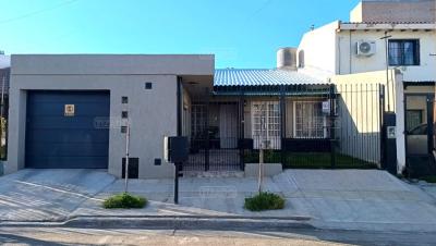 Casa 2 dormitorios en venta en Neuquen Capital, Neuquen