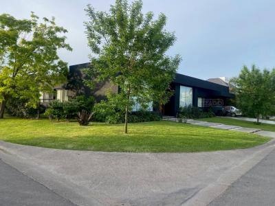 Casa 3 dormitorios en venta en Bella Vista, San Miguel