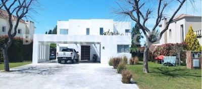 Casa 3 dormitorios en alquiler en Villanueva, Tigre