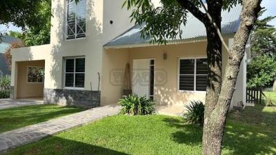 Casa 2 dormitorios en alquiler en Francisco Álvarez, Moreno