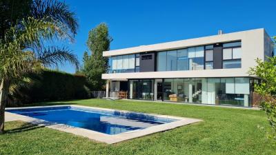 Casa 3 dormitorios en alquiler temporario en Villanueva, Tigre