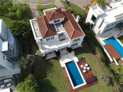 Casa 4 dormitorios en alquiler temporario en Nordelta, Tigre