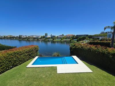 Casa 4 dormitorios en alquiler temporario en Nordelta, Tigre