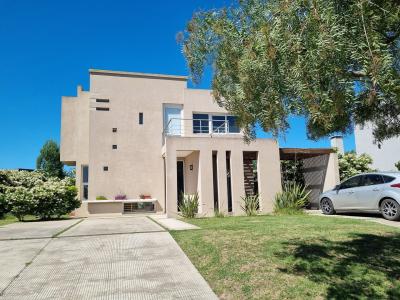 Casa 3 dormitorios en venta en El Canton, Escobar