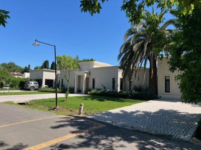 Casa 4 dormitorios en venta en Highland Park CC, Pilar