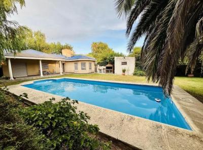 Casa 2 dormitorios en venta en Villa Parque Sicardi, La Plata