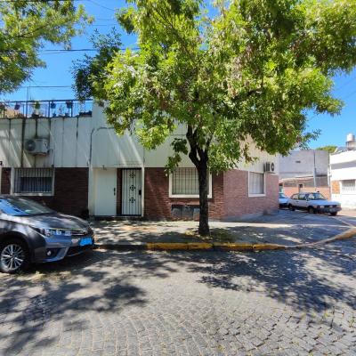 Casa 2 dormitorios en venta en Parque Chas, Ciudad de Buenos Aires