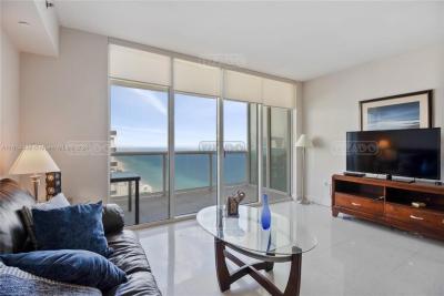 Departamento 1 dormitorios en venta en Hallandale, Miami
