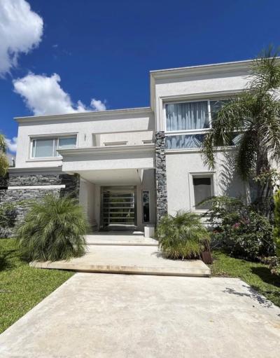 Casa 3 dormitorios en alquiler temporario en Nordelta, Tigre