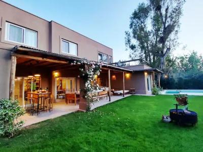Casa 4 dormitorios en alquiler temporario en General Pacheco, Tigre