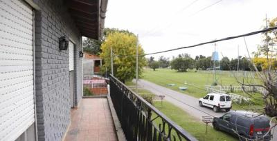 Casa 4 dormitorios en venta en Arturo Segui, La Plata