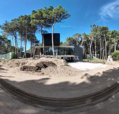 Casa 2 dormitorios en venta en Villarobles, Pinamar