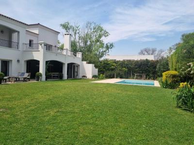Casa 4 dormitorios en alquiler temporario en Santa Barbara, Tigre