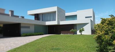 Casa 4 dormitorios en alquiler en Nordelta, Tigre