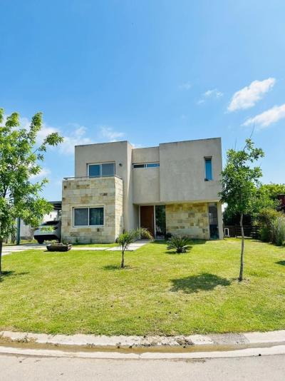 Casa 4 dormitorios en venta en Haras Santa Maria, Escobar