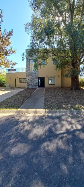 Casa 4 dormitorios en venta en Haras Santa Maria, Escobar