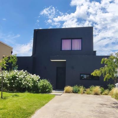 Casa 3 dormitorios en alquiler temporario en Santa Elena, Pilar