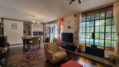 Casa 4 dormitorios en venta en La Plata