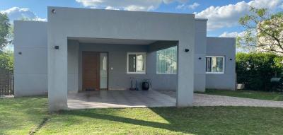 Casa 3 dormitorios en alquiler temporario en Pilar del Este, Pilar