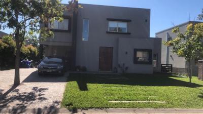 Casa 4 dormitorios en alquiler en Santa Guadalupe, Pilar