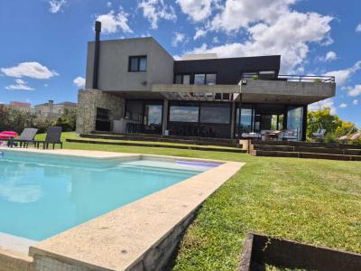 Casa 5 dormitorios en venta en Puertos, Escobar