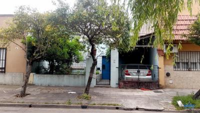 Casa 2 dormitorios en venta en Santos Lugares, Tres de Febrero