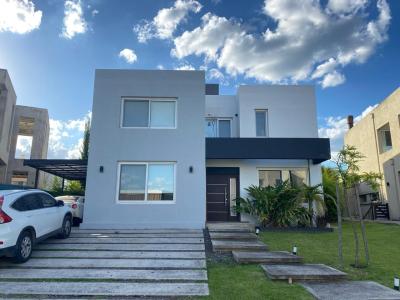 Casa 3 dormitorios en alquiler temporario en Nordelta, Tigre