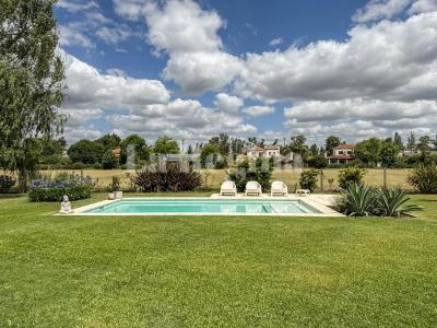 Casa 4 dormitorios en venta en Estancias del Pilar, Pilar