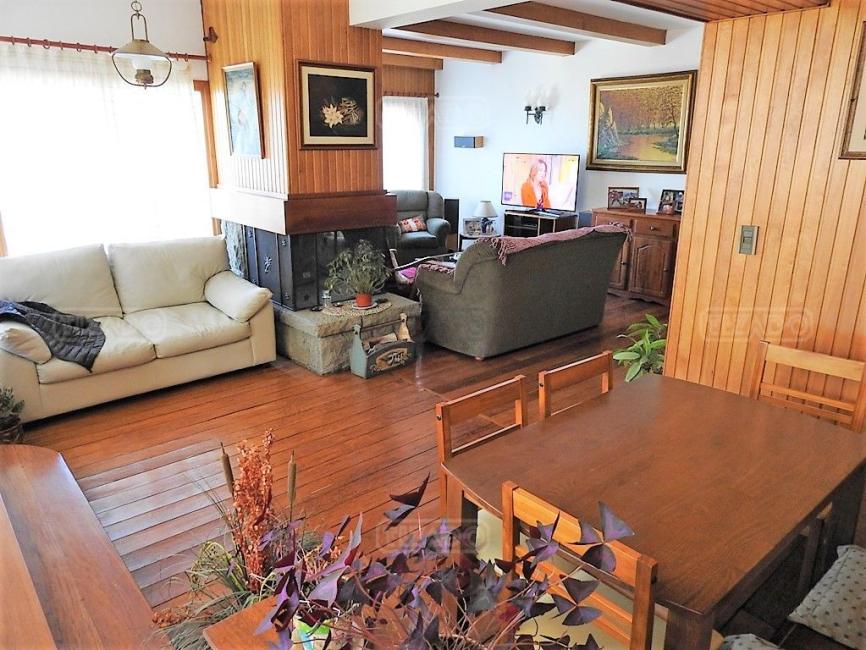 Casa 4 dormitorios en venta en Belgrano, Bariloche