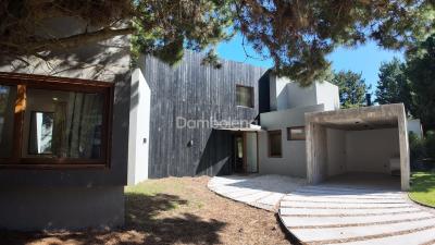 Casa 4 dormitorios en venta en Residencial I, Costa Esmeralda