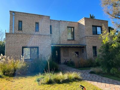 Casa 3 dormitorios en alquiler en Bosque Chico, Pilar