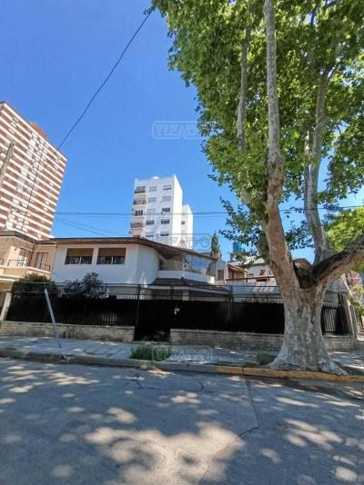 Casa 4 dormitorios en venta en Vicente Lopez