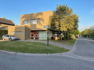 Casa 3 dormitorios en venta en Haras Maria Elena, Moreno