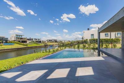Casa 4 dormitorios en venta en Nordelta, Tigre