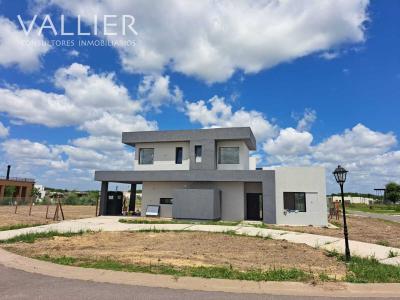 Casa 3 dormitorios en venta en San Sebastian, Escobar