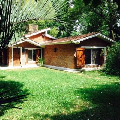 Casa 2 dormitorios en alquiler temporario en Highland Park CC, Pilar