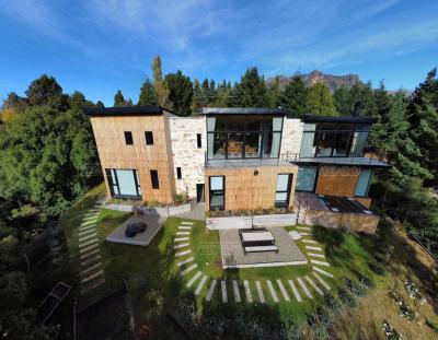 Casa 4 dormitorios en venta en Arelauquen Golf & CC, Bariloche