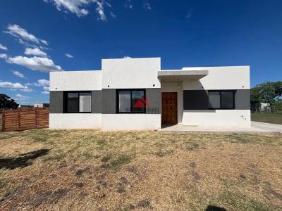 Casa 4 dormitorios en venta en Pilar del Este, Pilar